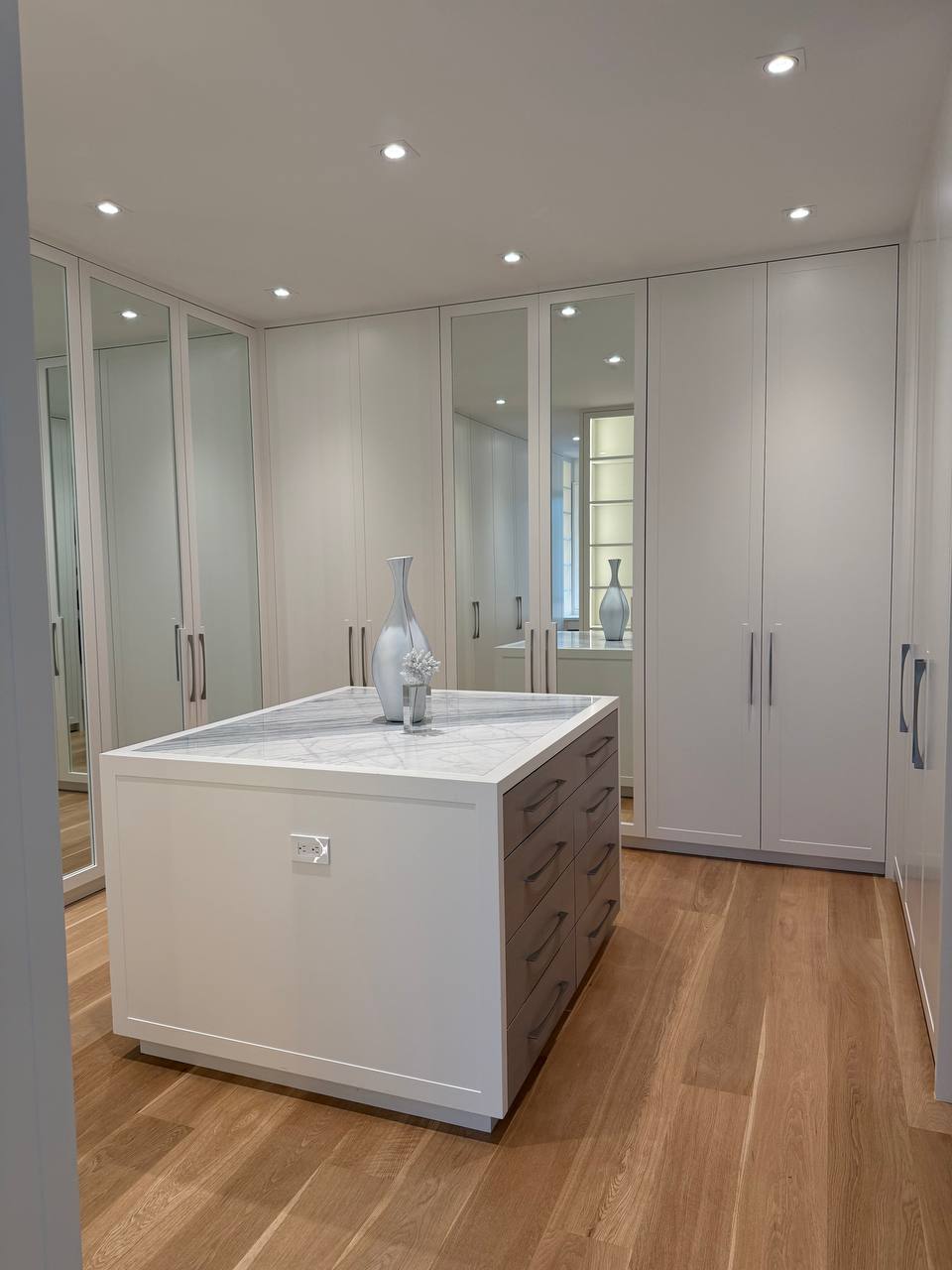 Walk-in dressing room