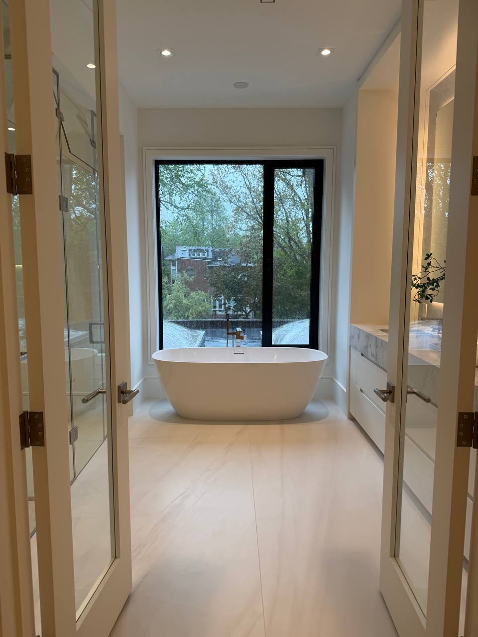 Spa-style ensuite