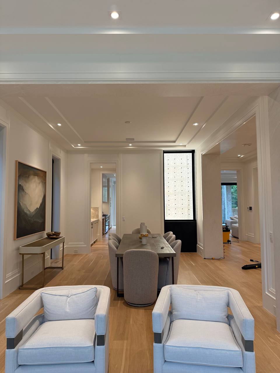 Dining and lounge handoff